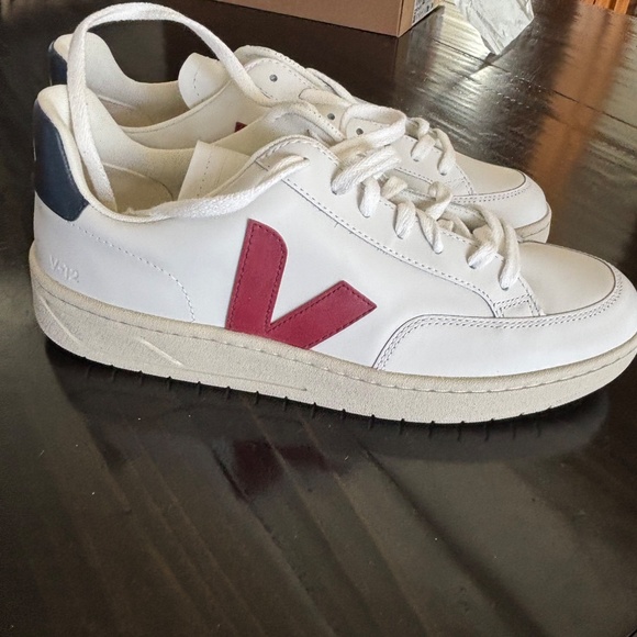 New Veja V-12 leather men’s size 10 - Picture 6 of 10